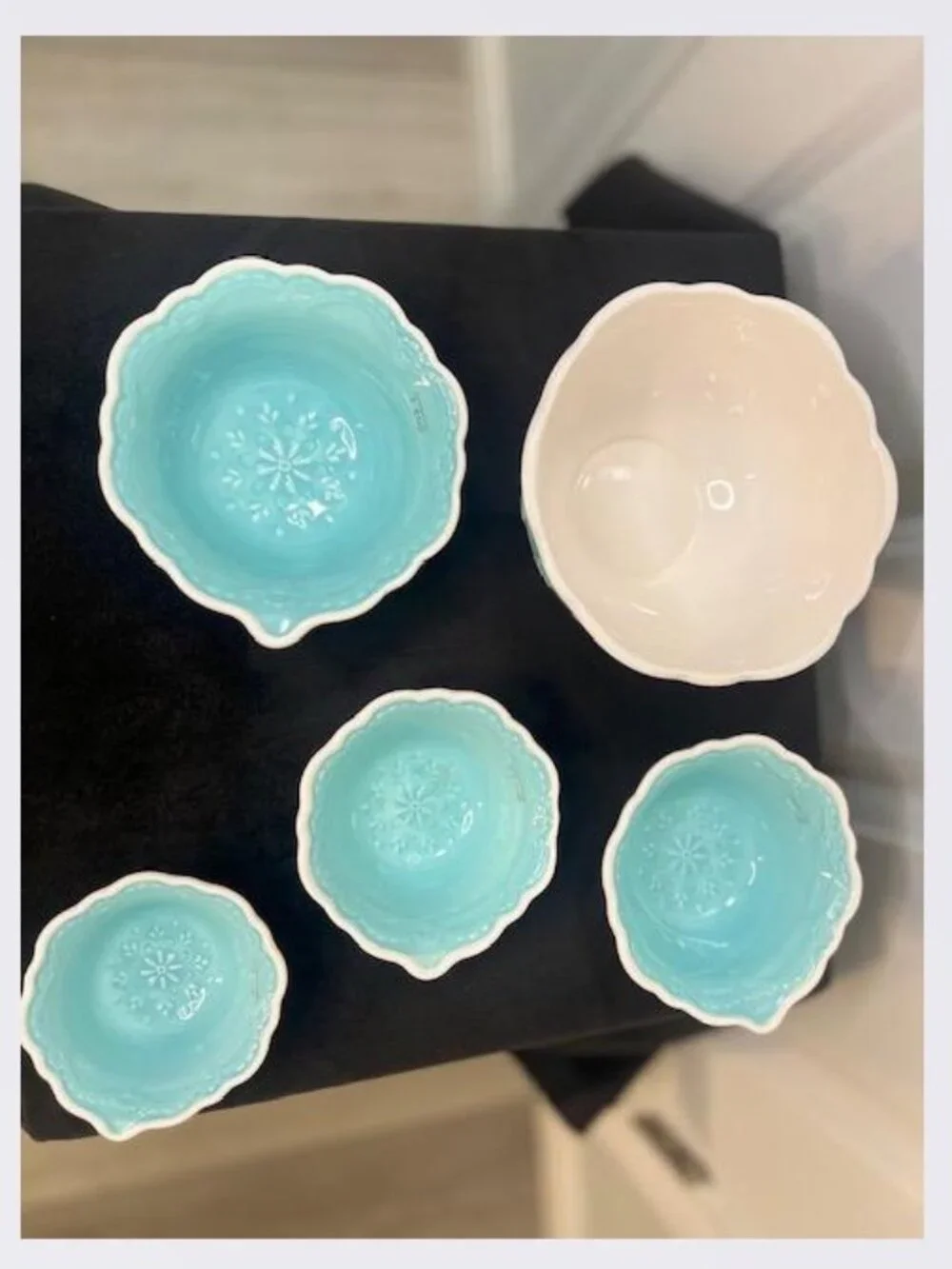 Pier 1 Imports Nesting Measuring Cups/Bowl – Lacy Aqua Blue and White – New